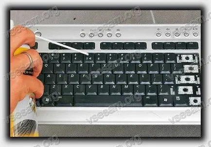 Hogyan tisztítsa meg a billentyűzet a laptop otthon (laptop) Hogyan tisztítható billentyűzet egy laptop otthon