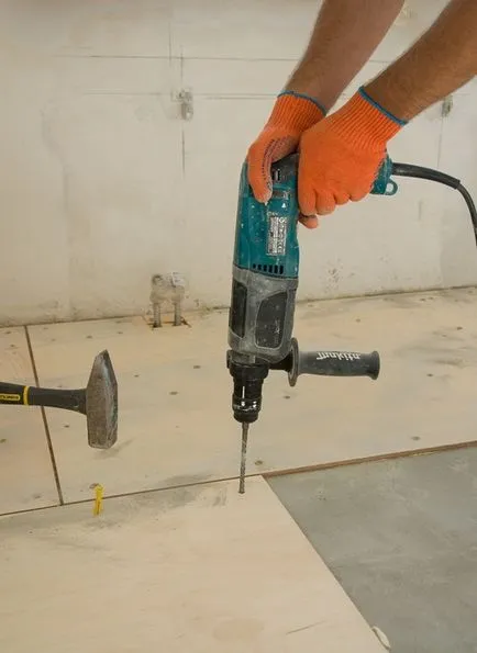 Hogyan feküdt a lemez egy fa vagy beton padló