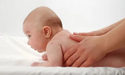 Hogyan lehet feltölteni egy újszülött has technika, a fontos (képek és videó)