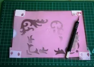 Hogyan készítsünk egy stencil kezük (saját) Hogyan készítsünk egy stencil saját kezűleg