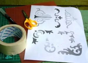 Hogyan készítsünk egy stencil kezük (saját) Hogyan készítsünk egy stencil saját kezűleg