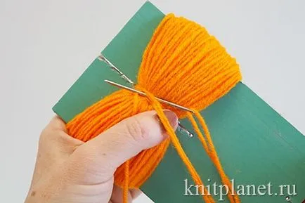 Hogyan lehet pom-poms fonalból