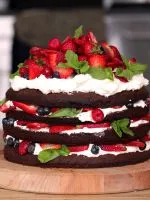 Hogyan díszíteni a torta krémmel
