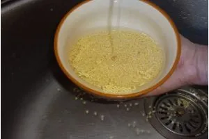 A köles főzés receptek a víz és a tej (például főzés zabkása köles) Főzni köles receptek a víz és a tej