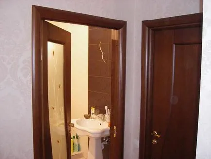 Hogyan kell telepíteni egy ajtó a szobában