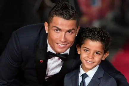 Cristiano Ronaldo - életrajz, fotók, személyes élet, hírek, 2017 (Cristiano Ronaldo fotó) Cristiano Ronaldo - életrajz, fotók, személyes élet, hírek 2017