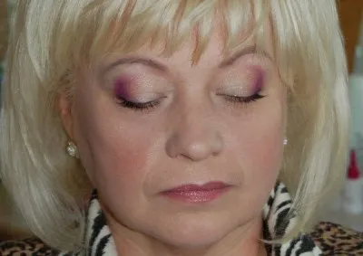 Make-up a közelgő (elhagyható) században, növelve a szem, az életkor