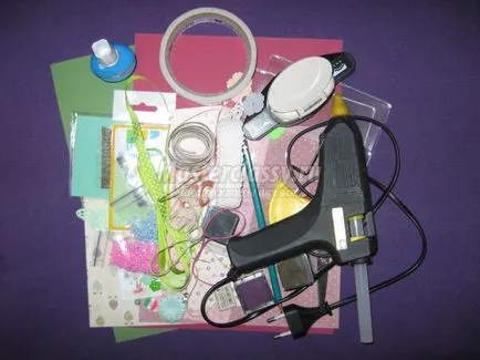 A fedél az útlevél scrapbooking technikák