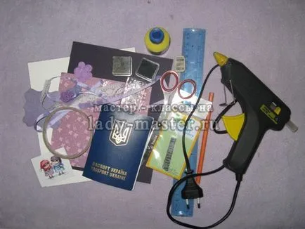 Passport fedél scrapbooking technikák, mester - osztály lépésről lépésre fotók