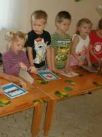 A felvonulás a kocsik