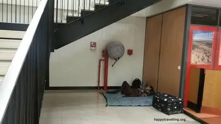 Az éjszakát a repülőtéren utazó gépek