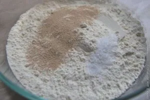 Pizza gombával és csirke vékony tészta (pizza recept) Pizza gombával és csirke vékony tészta