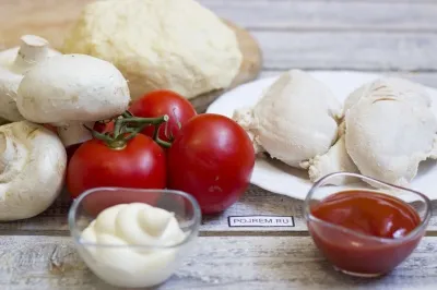 Pizza csirkével és gombával - lépésről lépésre recept, hogyan kell főzni fényképpel (gomba) Pizza csirkével és gombával - lépésről lépésre recept, hogyan kell főzni fotókkal