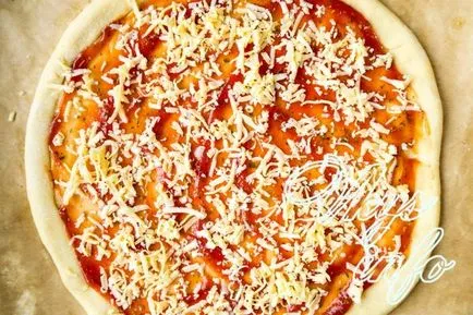 Pizza csirkével és gombával - recept fotókkal
