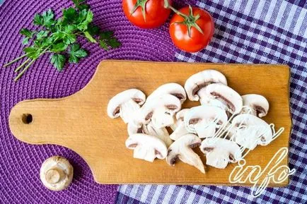 Pizza csirkével és gombával - recept fotókkal