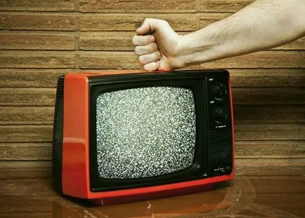 Az ok, amiért ő bekapcsolta a TV-t és azonnal kikapcsol (azonnal) Az ok, amiért ő bekapcsolta a tévét, és azonnal lekapcsol