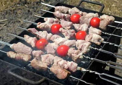 Sertés ásványvíz - mint a savanyú, a mester osztályt fotó gyönyörű fele (deli) Sertés ásványvíz - mint a savanyú, a mester osztályt fotó gyönyörű fele