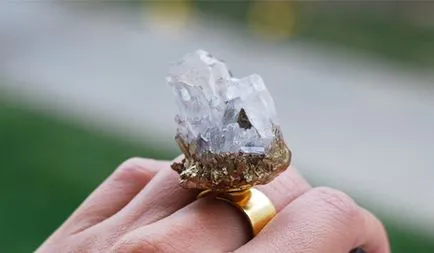 Elegáns gyűrű természetes kő saját kezűleg (kéz) Elegáns gyűrű természetes kő a kezüket