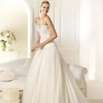 Pronovias esküvői ruhák (Pronovias) 2013-ban, több mint 130 fénykép, estélyi ruhák