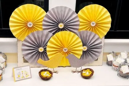 Egy rajongó papír kezeddel origami mester osztály