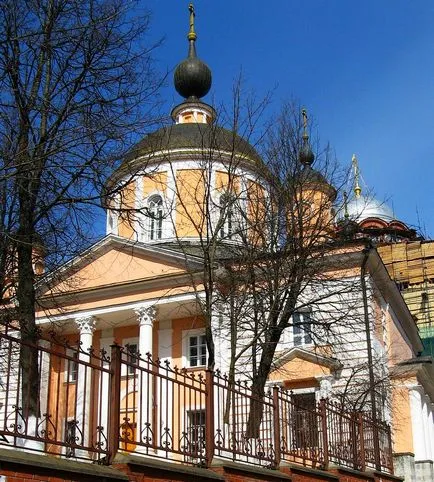 Jaroszlavl autópálya, történelmi és természeti látnivalók az útvonal mentén Holmogory útmutató (Church of Our Lady of Vladimir) Jaroszlavl autópálya, történelmi és természeti látnivalók, vezető pálya Holmogory