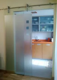 Az ajtó a konyhába, mint a