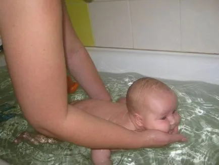 Ahogy a baba úszik Ahogy a baba úszik