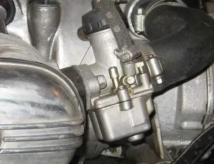 Hogyan állítsuk be a karburátor motorkerékpár