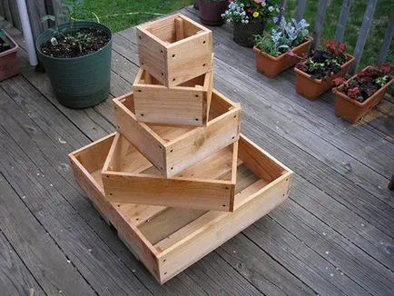 Növekvő földieper dobozok