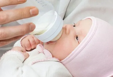 Hogyan palack takarmány az újszülött