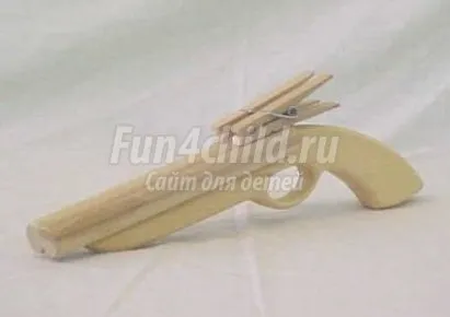 Hogyan készítsünk egy játék pisztolyt