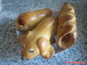 Hogyan csomagolja a kolbász a tésztába