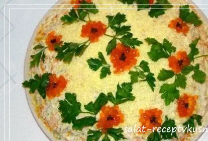 Salat a ananasov és csirke