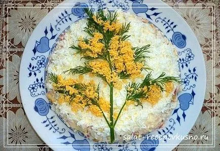 Salat a ananasov és csirke