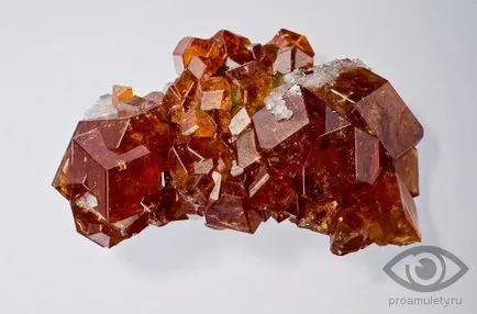 Garnet stone és tulajdonságai