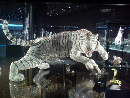 Mik Swarovski kristályokkal