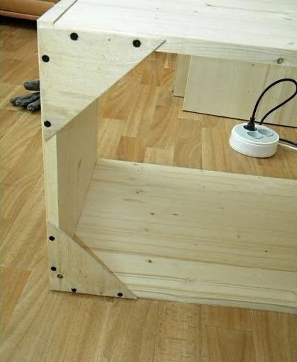 Folyosó bútorok a kezüket