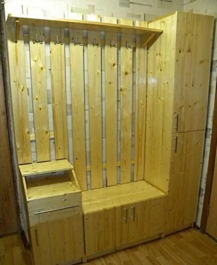 Folyosó bútorok a kezüket