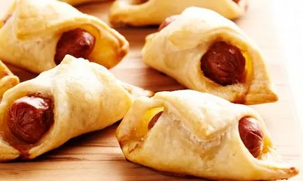 Hogyan csomagolja a kolbász a tésztába Hogyan csomagolja a kolbász a tésztába