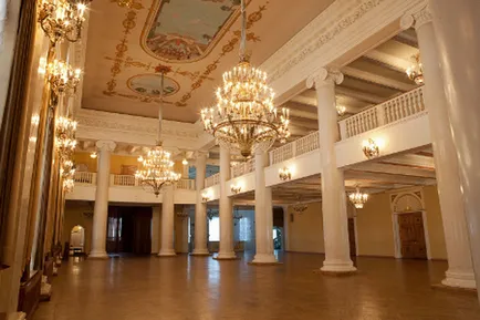 Mi a mezzanine a színházban