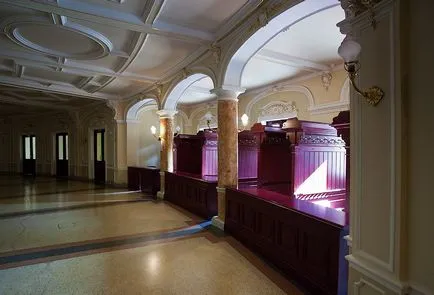 Mi a mezzanine a színházban