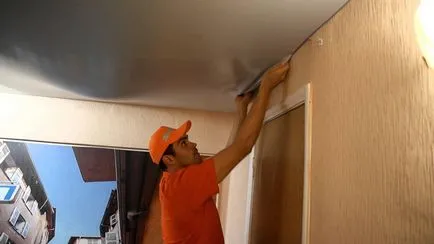 Ha elárasztott lakás egy szakaszon mennyezet