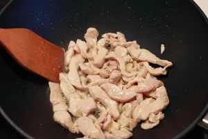 Csirke paprikával és gombával Csirke paprikával és gombával