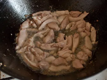 Csirke paprikával és gombával