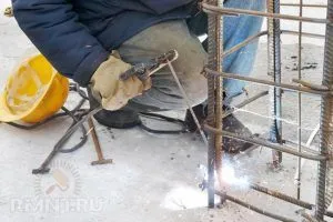A megerősítés a falak, azaz a festmény beton
