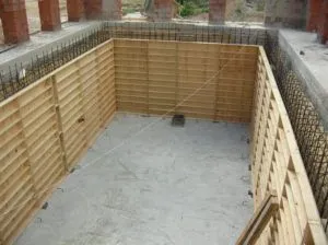 A megerősítés a falak, azaz a festmény beton