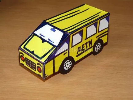 Az autó papírból saját kezűleg
