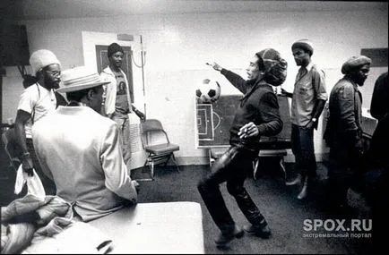Bob Marley meghalt egy futball szeretetét (géz) Bob Marley meghalt egy futball szeretetét
