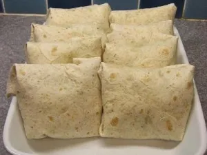 Burrito a tortilla, pitával receptek lépésről lépésre képek (burrito) Burrito a tortilla, pitával receptek lépésről lépésre fotók