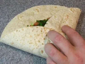 Burrito a tortilla, pitával receptek lépésről lépésre képek (burítók csirke recept képpel) Burrito a tortilla, pitával receptek lépésről lépésre fotók